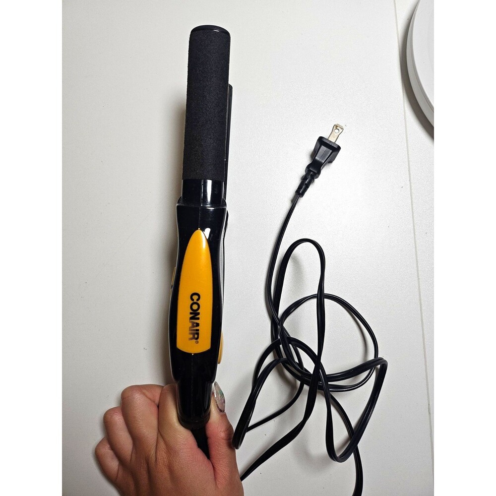 Conair Flat Iron Hair Straightener Black/Yellow Adjustable Heat Indicator Light